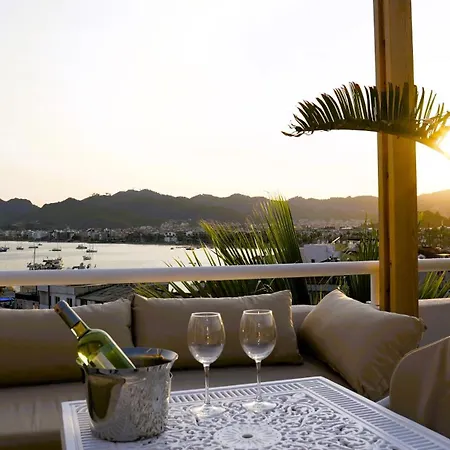 Calestia Boutique House مرمريس