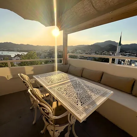 Calestia Boutique House مرمريس