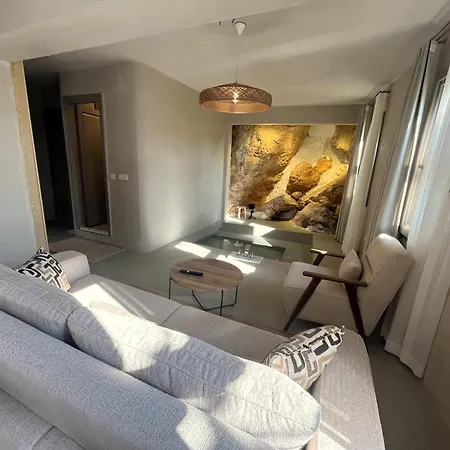 Calestia Boutique House مرمريس