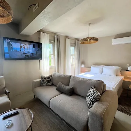 Calestia Boutique House مرمريس