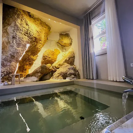 Calestia Boutique House مرمريس
